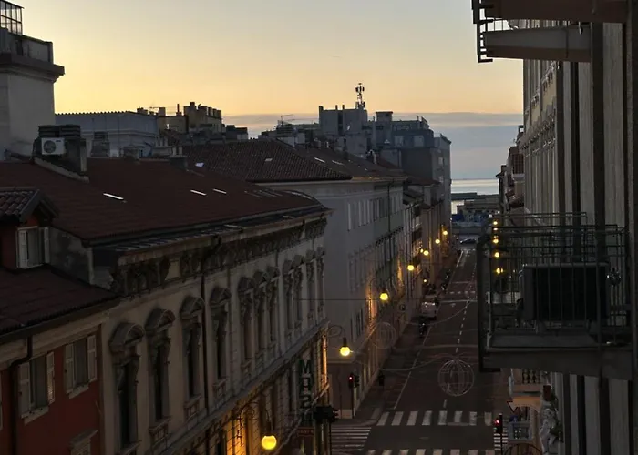 Piazza Ponterosso - The Nest * Triëst